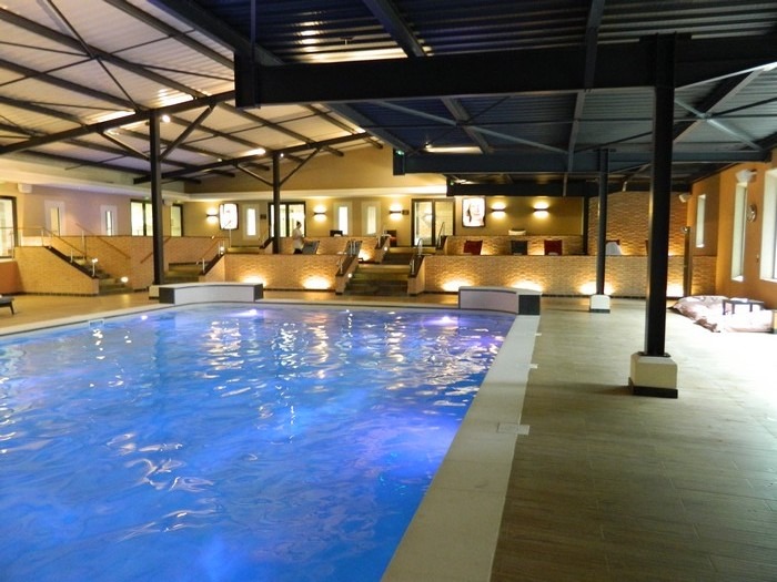 spa la roche posay espace piscine