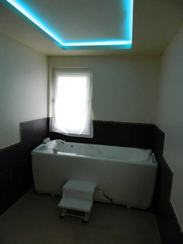 cabine balnéao spa la roche posay